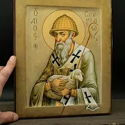 Подарочная икона "Св. Спиридон Тримифунтский" ручная работа — фотография 1
