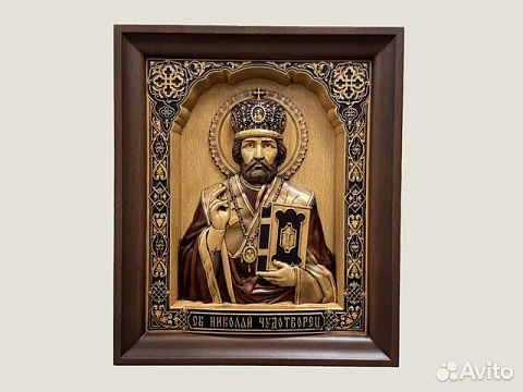 Святой Николай Чудотворец резная икона из бука — красивый подарок