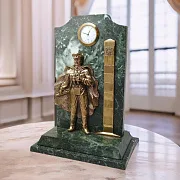 На память: Часы «Пограничник» с пограничным столбом — фотография 1