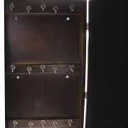 Ключница «Розы» с бронзой, ясенем и ониксом — оригинальный подарок — фотография 3