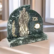 Часы с солдатом и мечом — красивый подарок — фотография 1