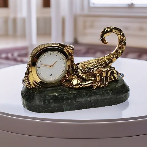 Подарочные настольные часы «Скорпион» из бронзы и змеевика