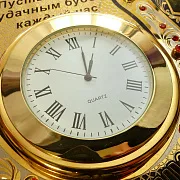 Часы из змеевика с подковой «На удачу» — необычный подарок — фотография 2