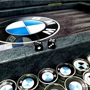 Нарды под стеклом «BMW» — оригинальный подарок — фотография 4